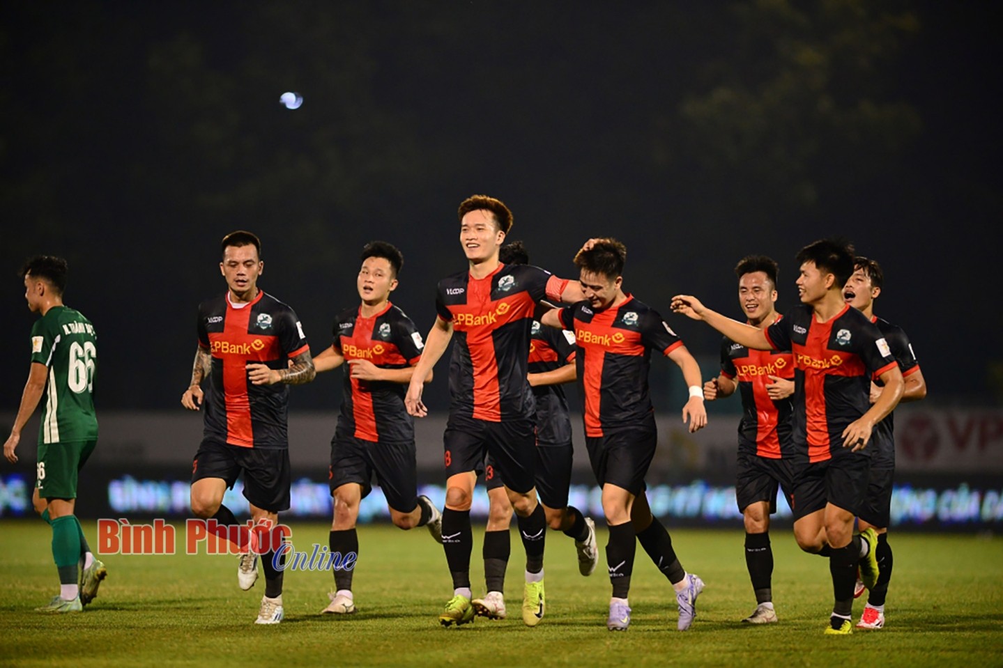 Tân binh V-League "lột xác" trước mùa giải mới