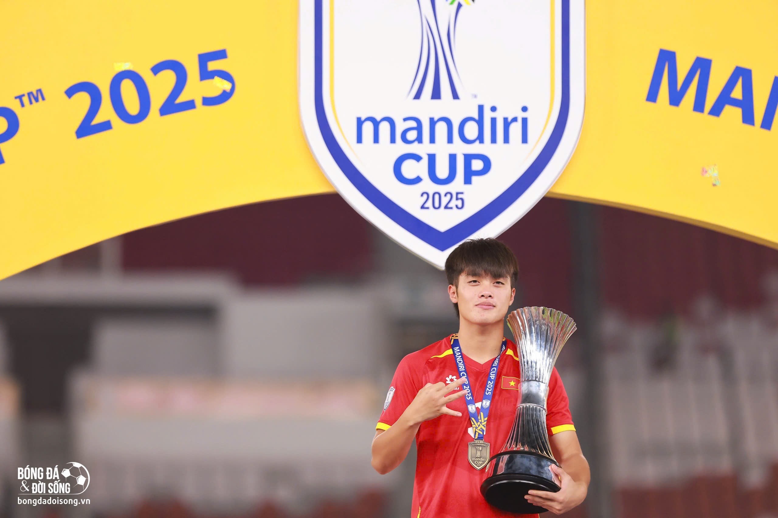 Tiền đạo U23 Việt Nam đi vào lịch sử bóng đá Đông Nam Á