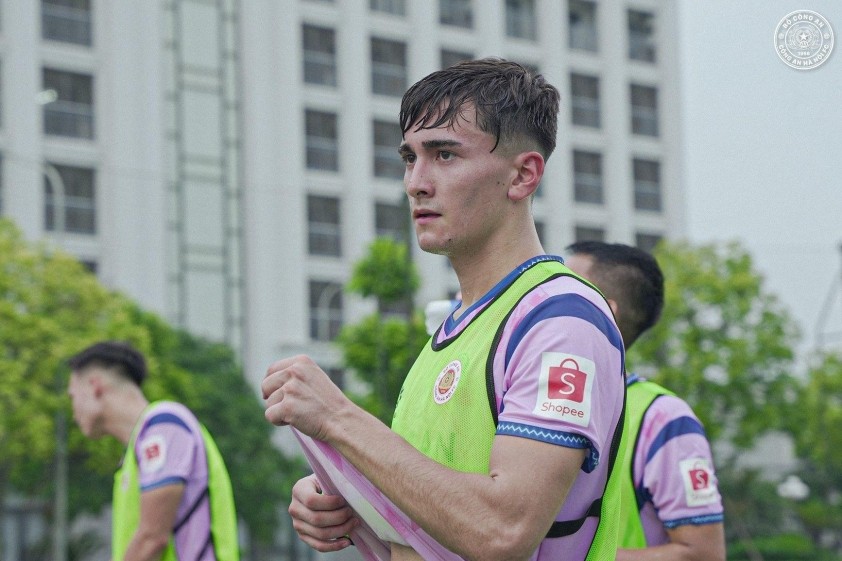 Sao trẻ Việt kiều của CAHN khát khao khoác áo tuyển Việt Nam