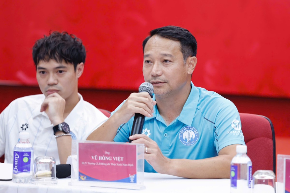 HLV Vũ Hồng Việt quyết tâm cùng CLB Nam Định giành Siêu Cúp Quốc gia