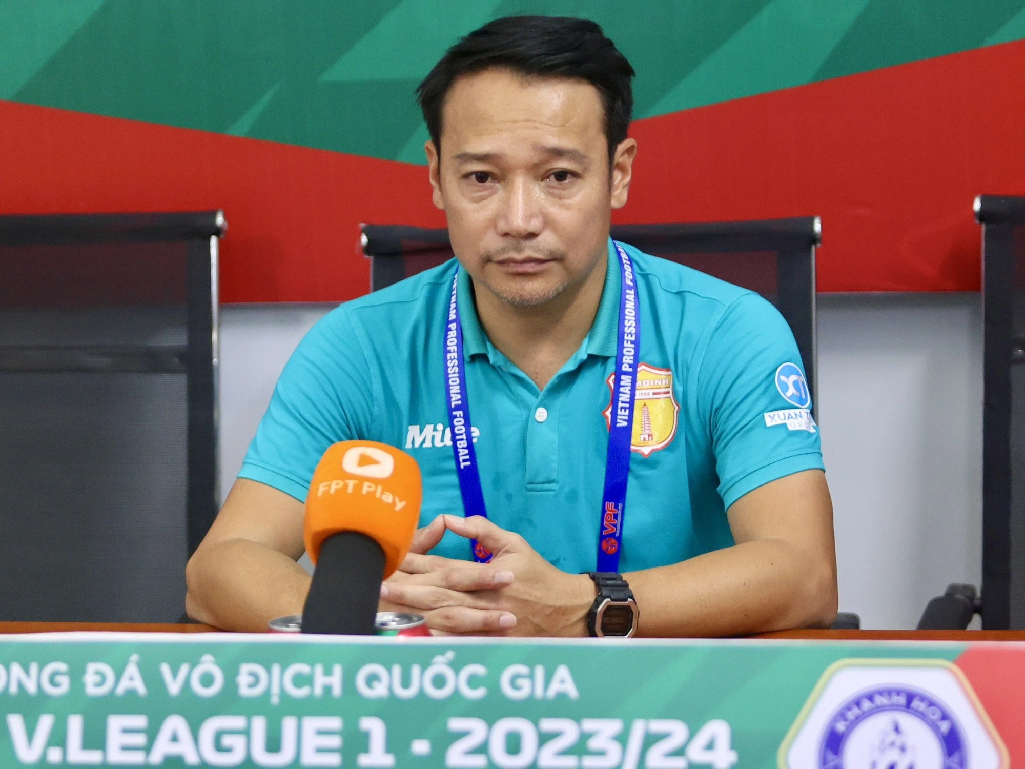 HLV Vũ Hồng Việt chỉ ra nguyên nhân CLB Nam Định gục ngã trước Ninh Bình