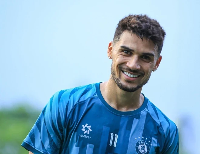 Tiền vệ Brazil Hendrio chính thức có quốc tịch Việt Nam