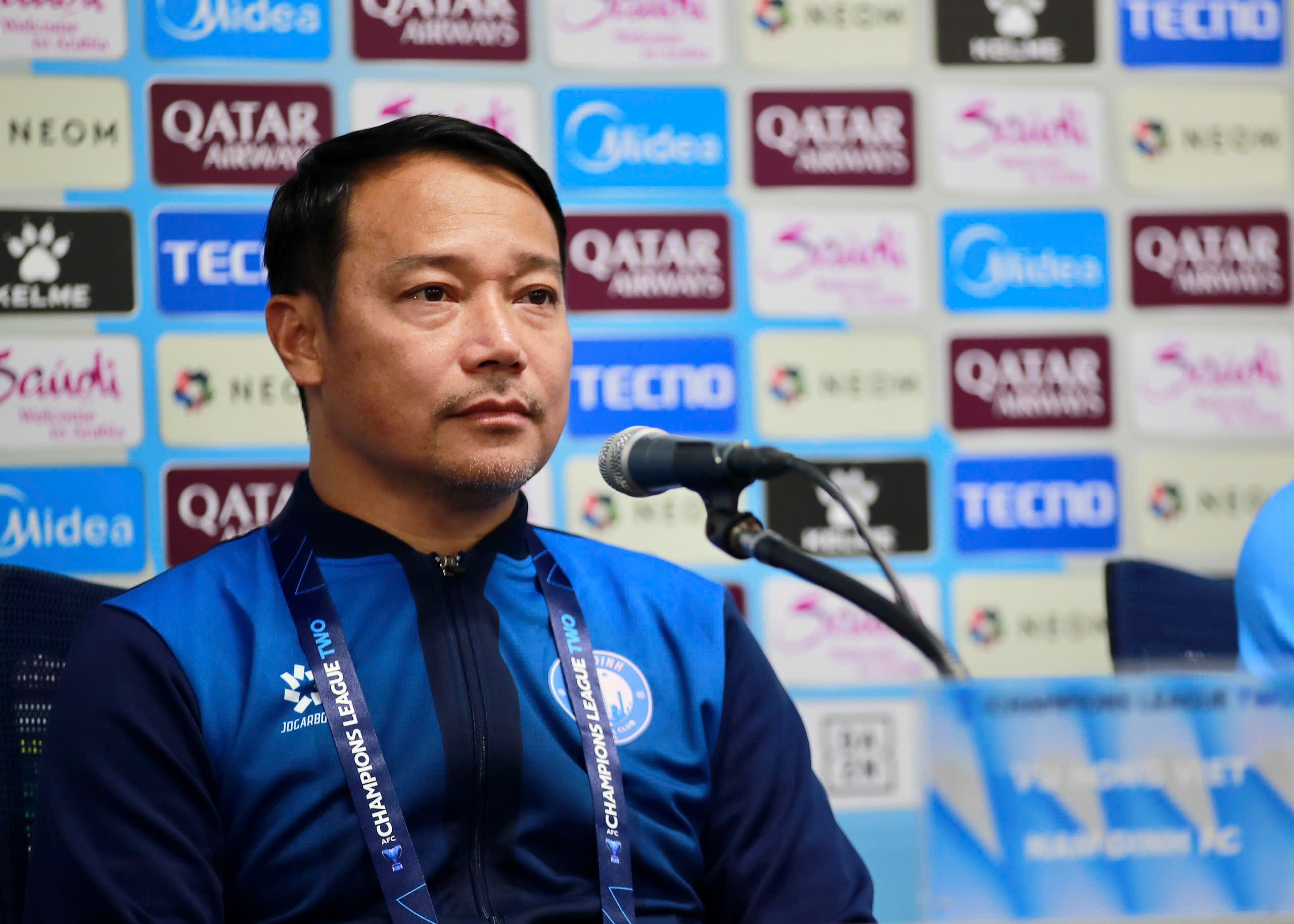 HLV Vũ Hồng Việt: “Trận gặp Gamba Osaka mang tính bước ngoặt với Nam Định”