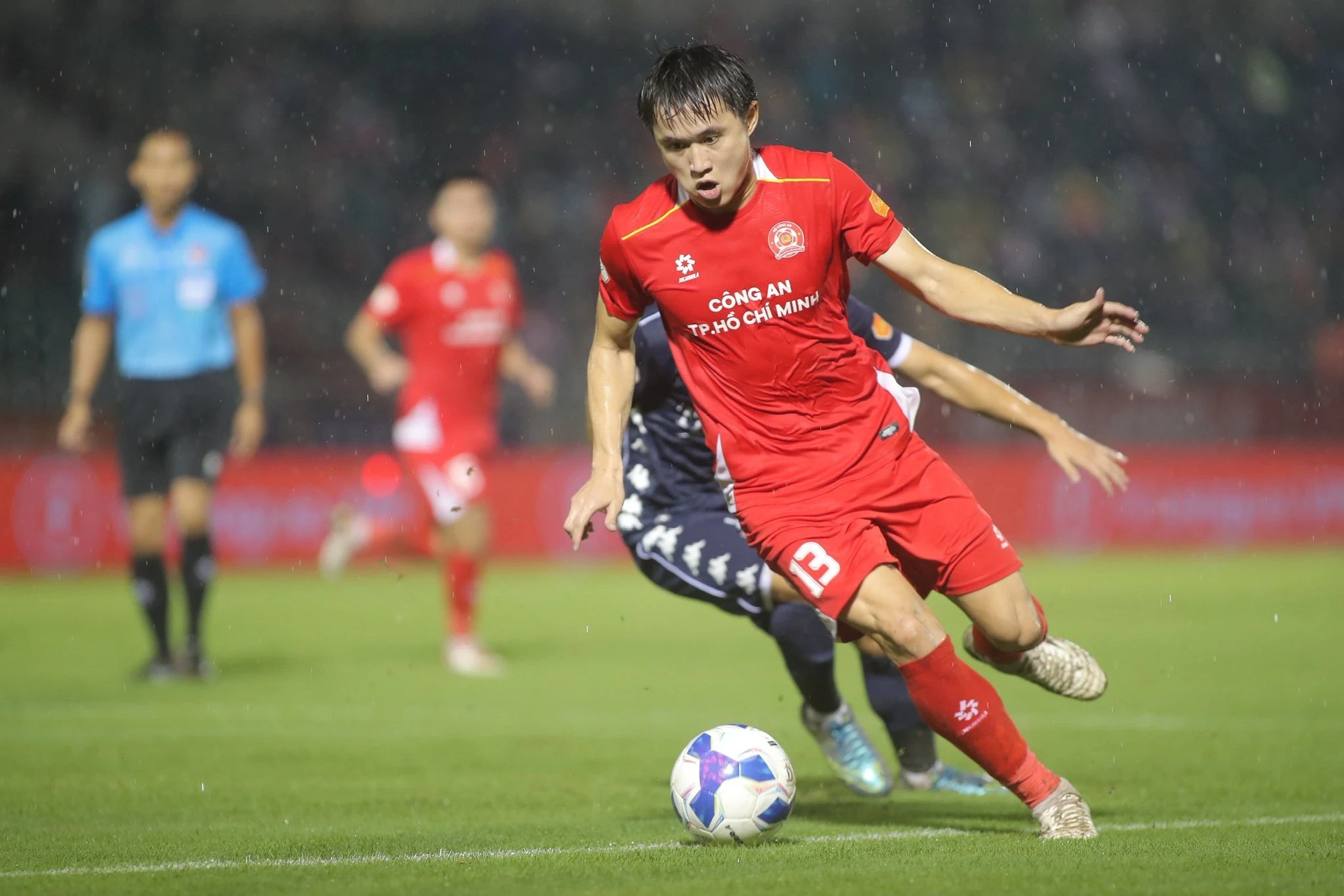 "Đàn em" Tiến Linh hứa hẹn mang đến làn gió mới cho hàng thủ tuyển Việt Nam