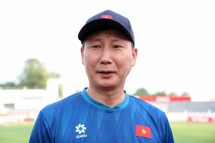 HLV Kim Sang-sik: “Tôi mất ngủ để chọn ra đội hình tốt nhất cho SEA Games 33”