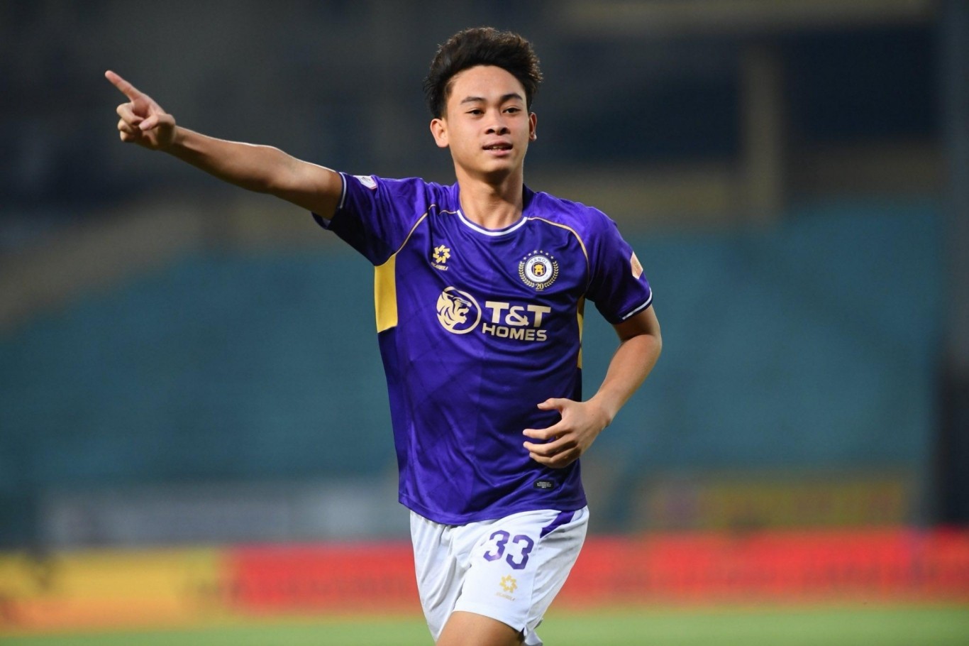 Trung vệ 20 tuổi của Hà Nội FC liên tiếp "nổ súng" tại V-League