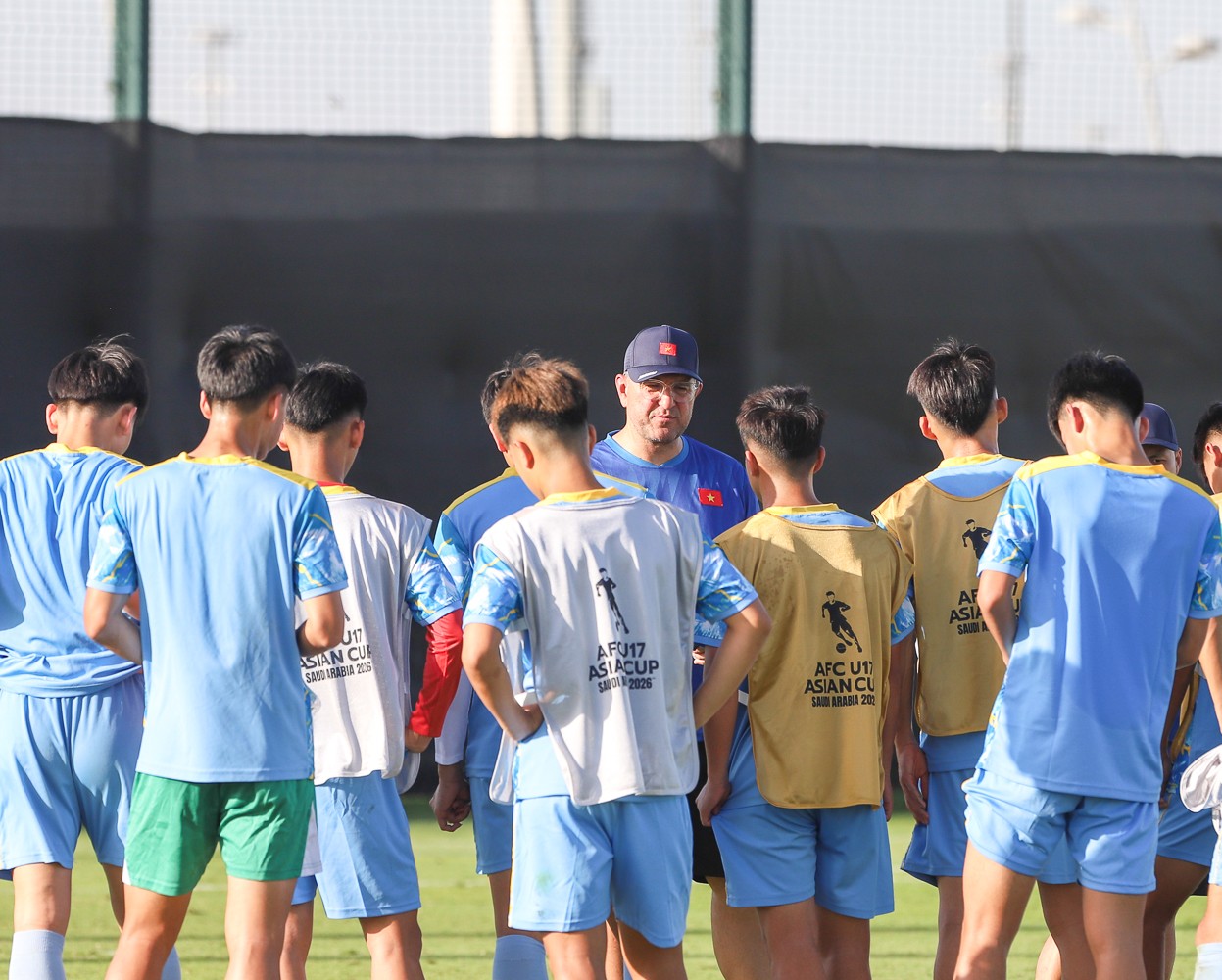HLV Roland: "U17 Việt Nam phải đạt trạng thái tốt nhất cho giải đấu"