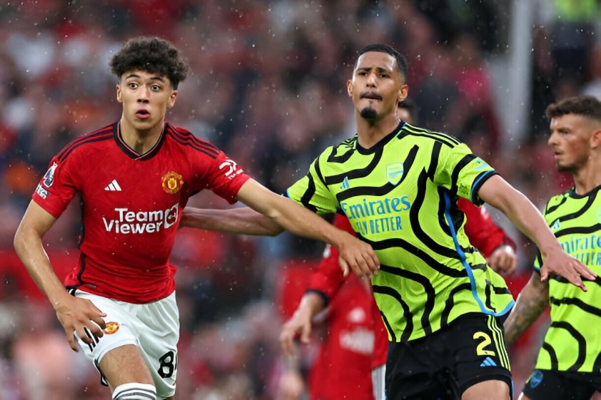 Huyền thoại Neville đặc biệt khen ngợi 1 cầu thủ Arsenal