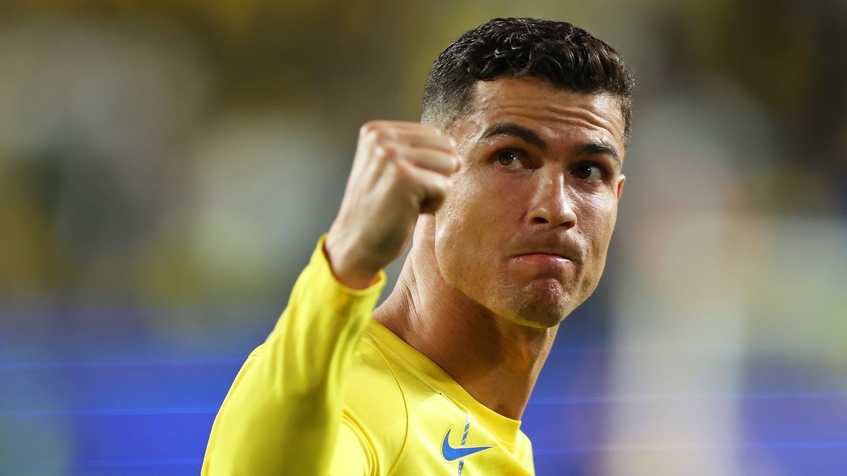Cristiano Ronaldo muốn Bruno Fernandes gia nhập CLB Al-Nassr trong mùa hè này.