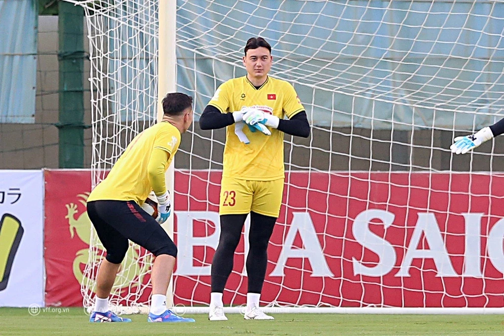 Đặng Văn Lâm tiết lộ điểm mạnh của ĐT Việt Nam với báo chí Nga