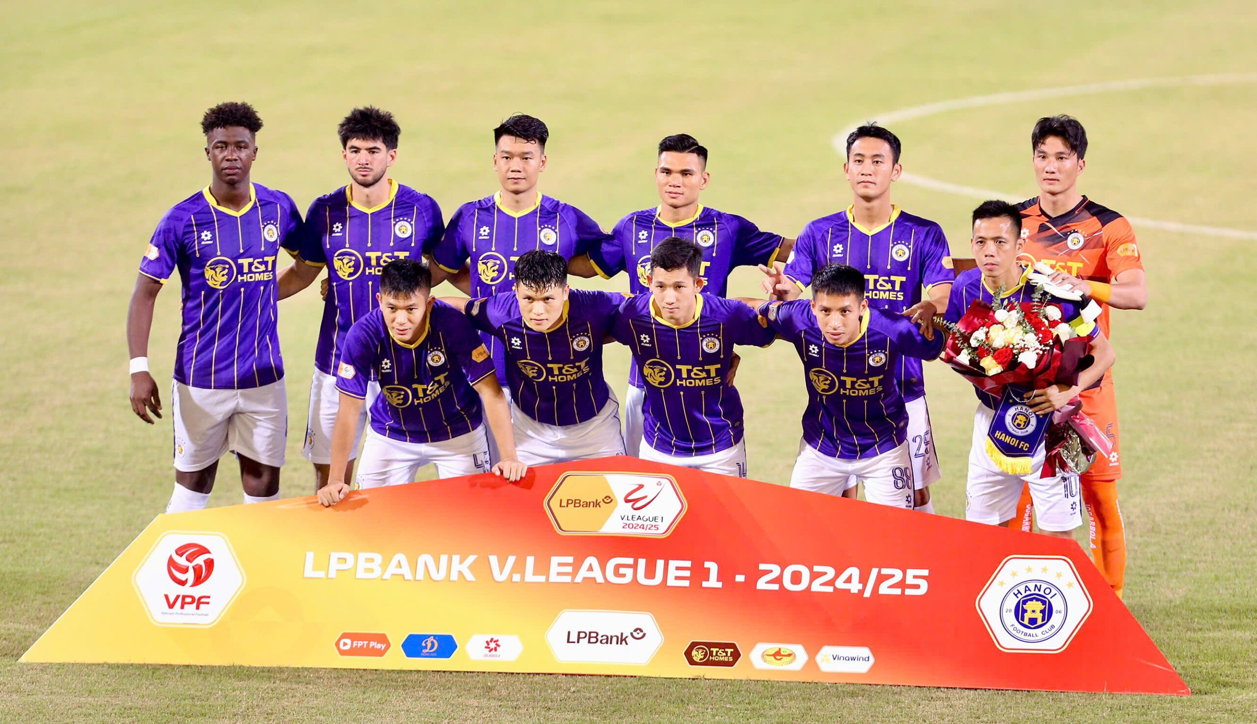 Văn Quyết toả sáng, Hà Nội FC ra quân thuận lợi tại V-League 2024/25
