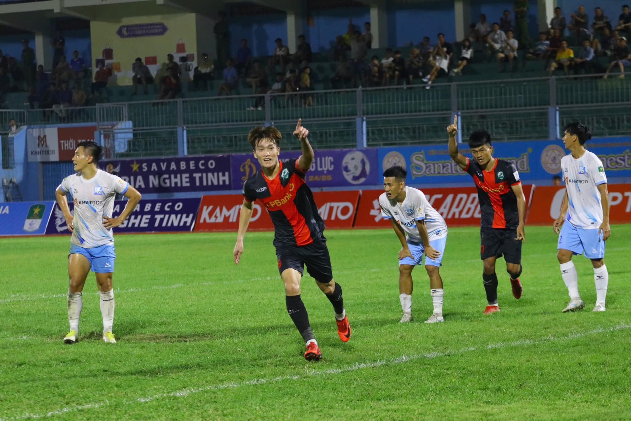 Đẳng cấp của Hoàng Đức lên tiếng, Ninh Bình hưởng trọn niềm vui ngày ra quân