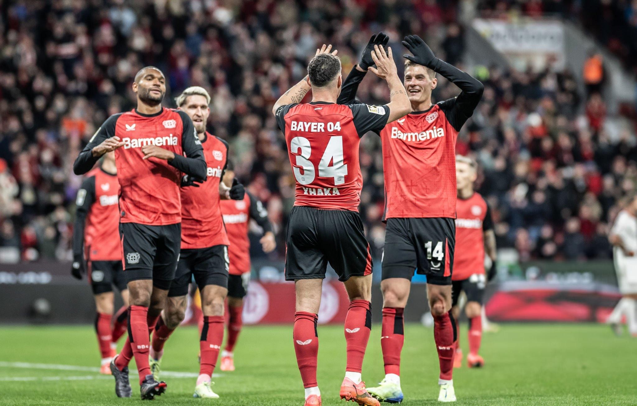 Patrik Schick tỏa sáng, Leverkusen ngược dòng ấn tượng