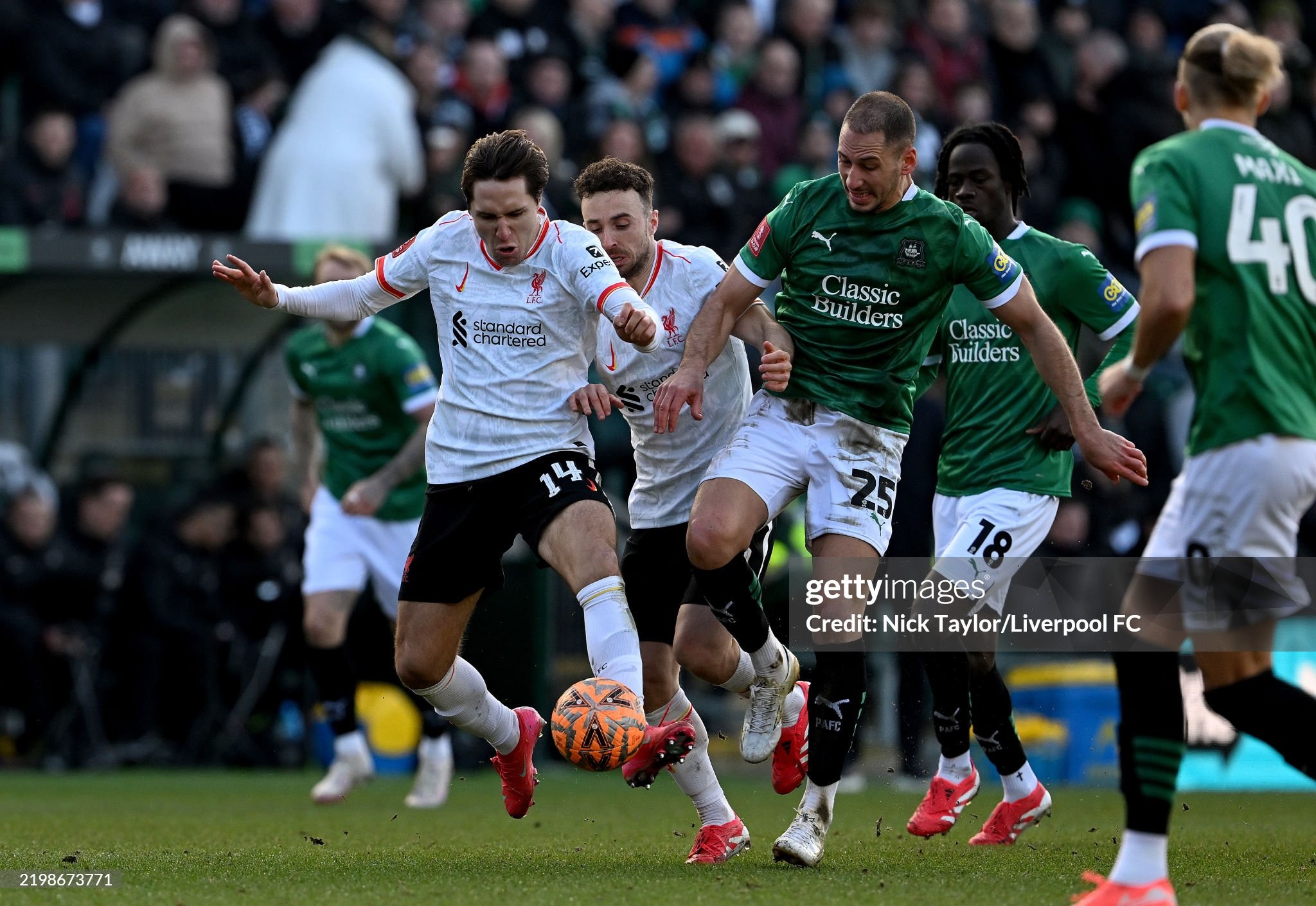 Lịch thi đấu ngày 11/2 và rạng sáng ngày 12/2