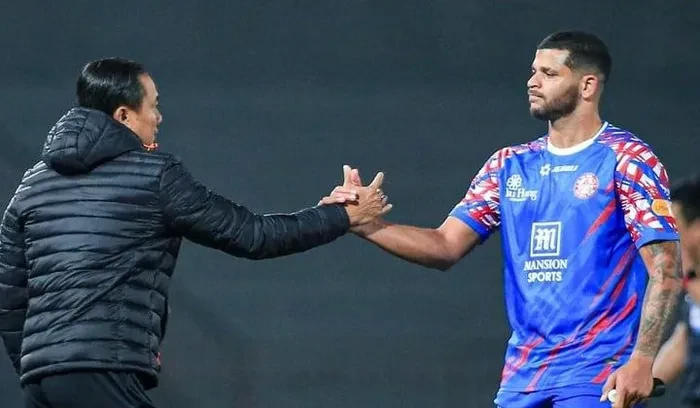 Ngoại binh V-League mất việc sau chưa đầy 2 tuần