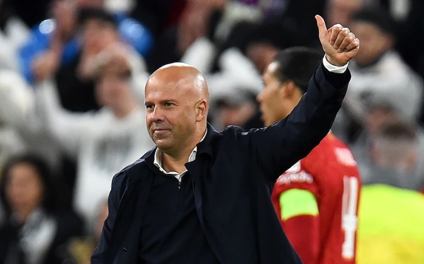 HLV Arne Slot đi vào lịch sử của Liverpool