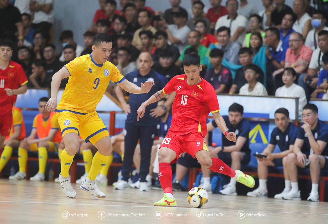 ĐT futsal Việt Nam tiếp tục gây bất ngờ trước đội hạng 7 thế giới