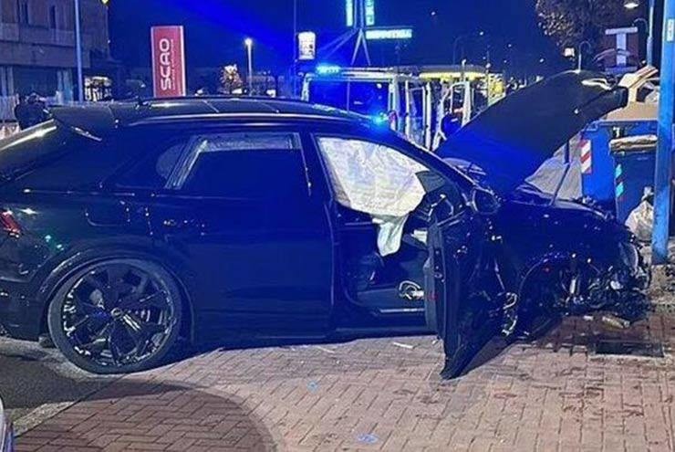 Cập nhật tin bóng đá mới nhất trưa 24/11: Balotelli gặp tai nạn xe hơi