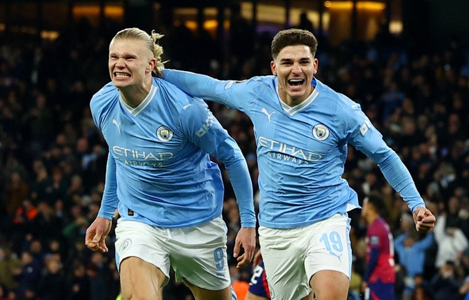Nhà vô địch hai mặt gọi tên Man City