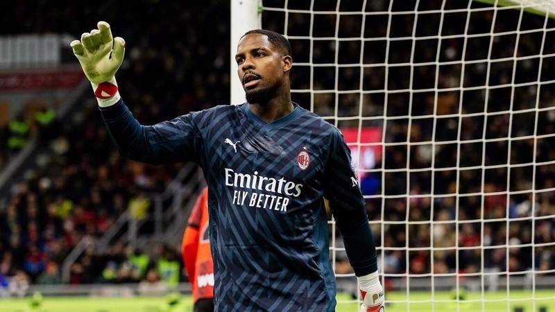 Thủ môn kiến tạo giúp Milan giành ba điểm