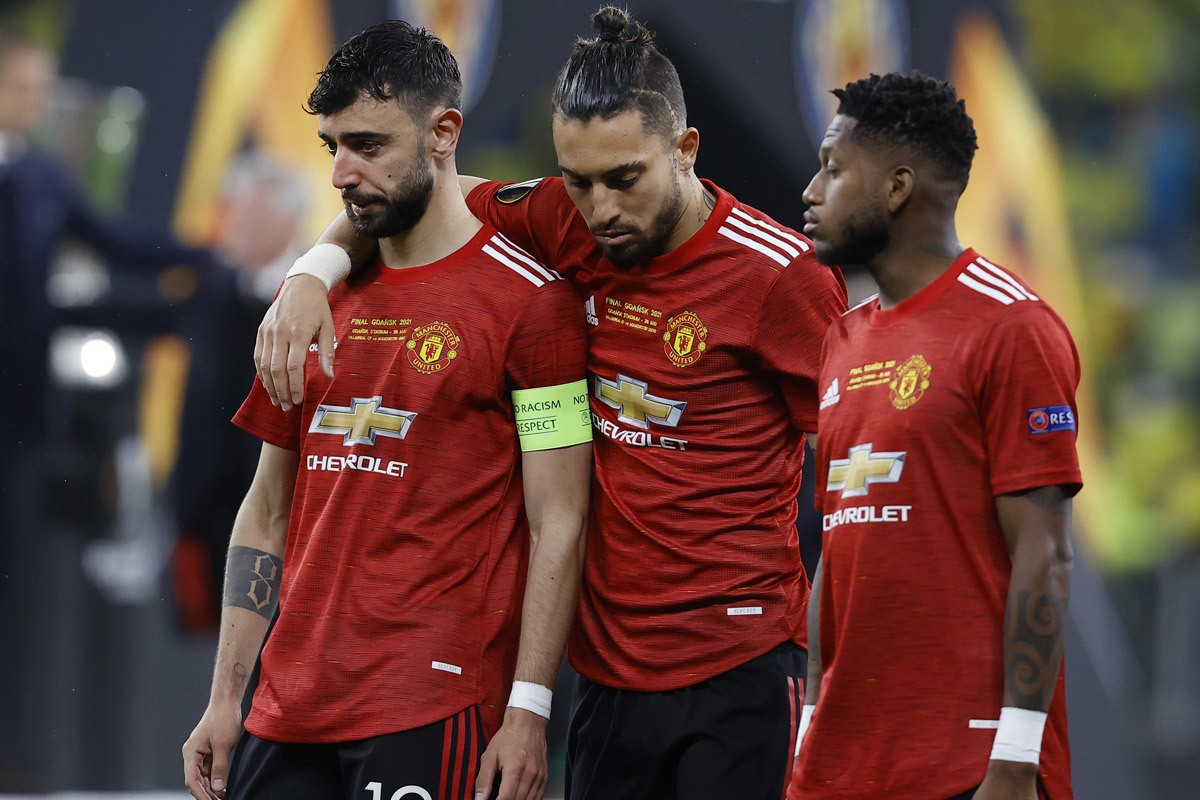 Chấm điểm M.U: Tội đồ Mainoo; Tệ hơn cả Wout Weghorst