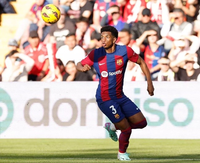 Tin chuyển nhượng: Chelsea tranh giành mục tiêu của Man City