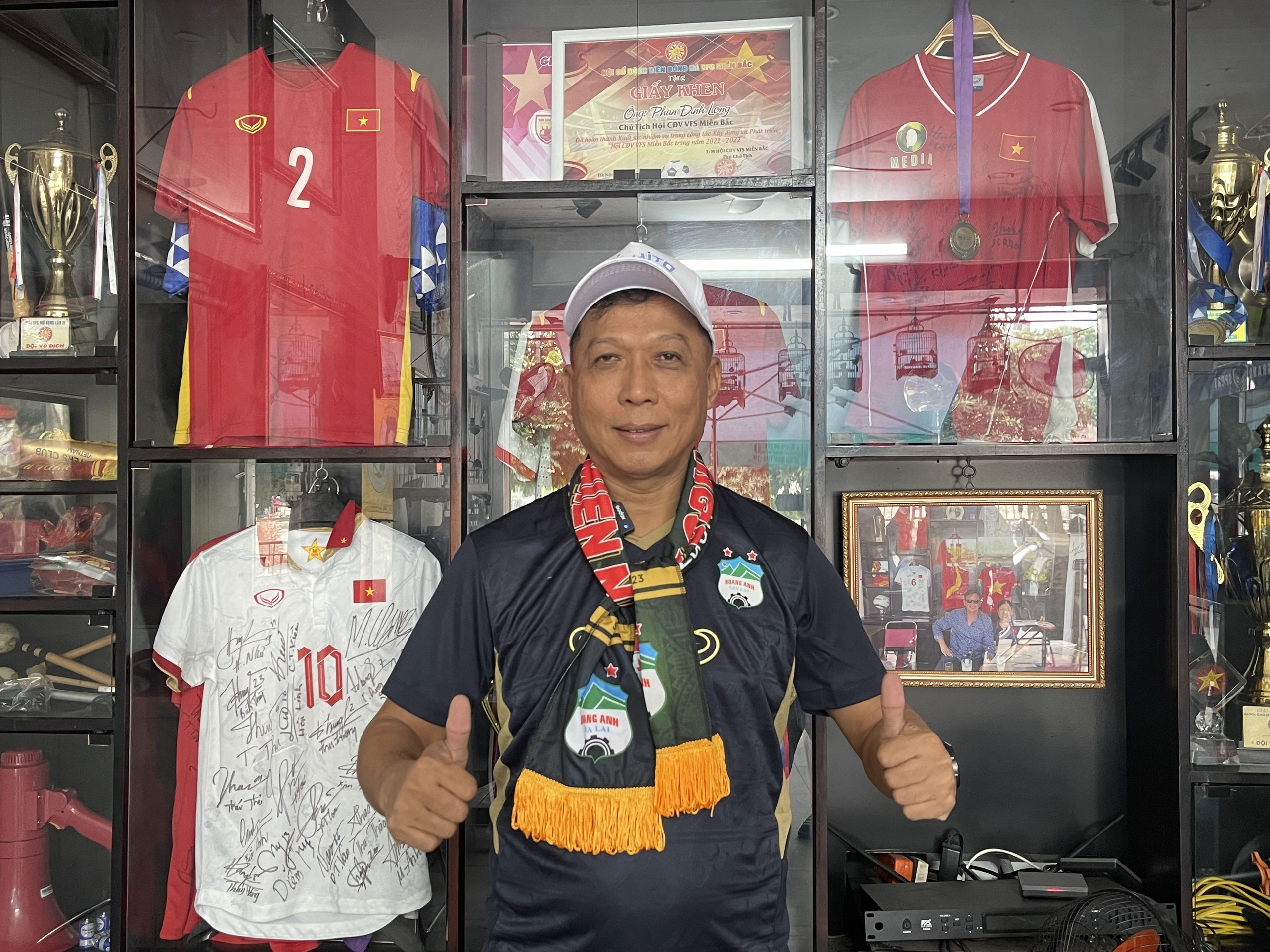 CĐV Thái Lan và tình yêu đặc biệt với bóng đá Việt Nam