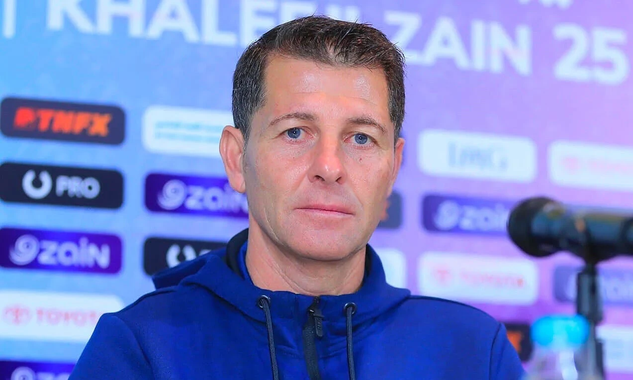 HLV Iraq: ' Đội tuyển Việt Nam không hề dễ chơi'