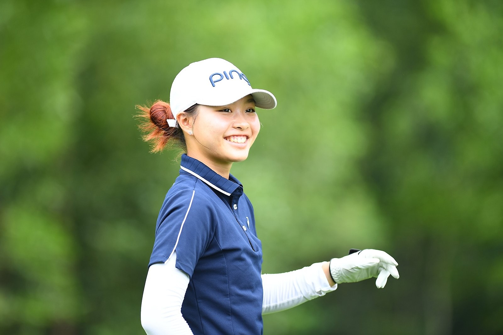 Ngắm bóng hồng xinh đẹp Chúc An trên sân golf