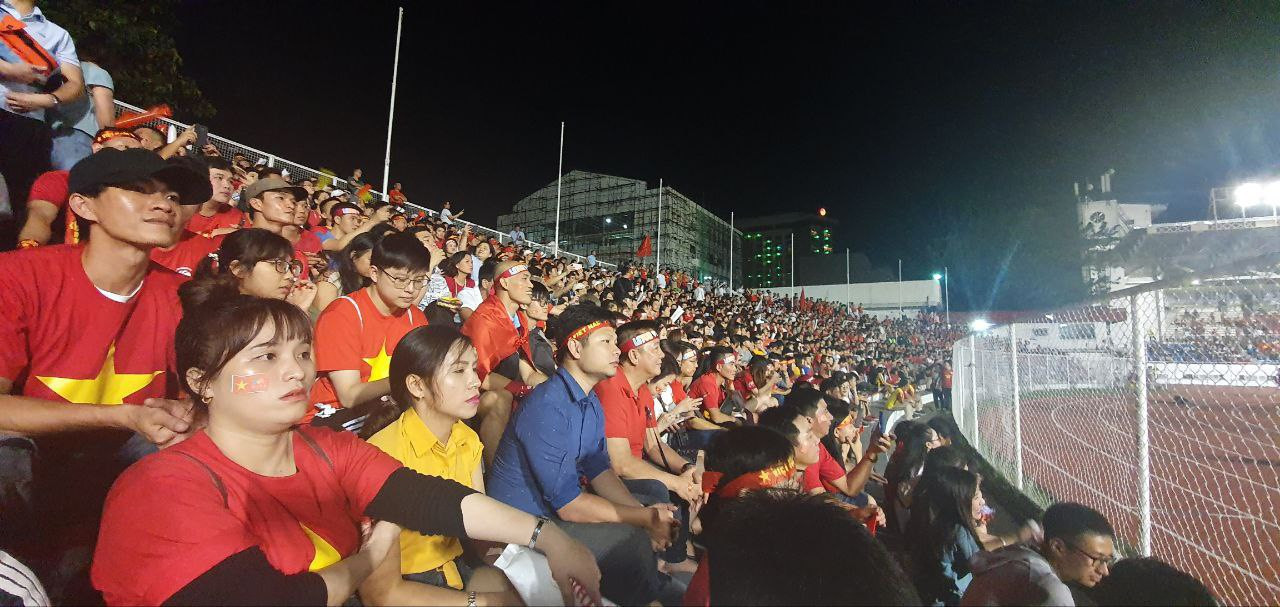 Cổ động viên Việt Nam tại Philippines lên kế hoạch 'tiếp lửa' cho thầy trò huấn luyện viên Philippe Troussie