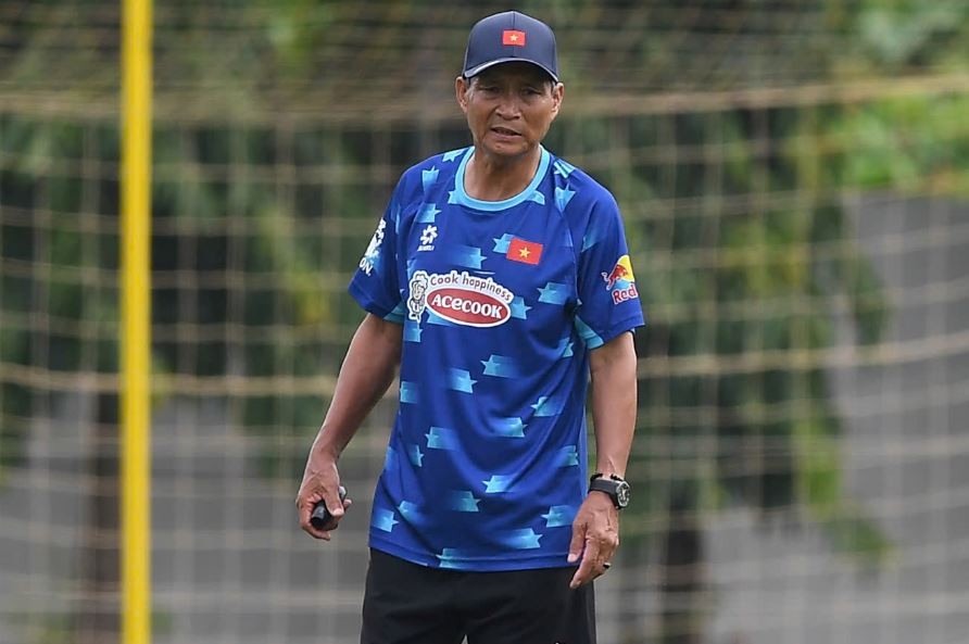 HLV Mai Đức Chung: Philippines và Singapore phát triển quá nhanh, ĐT nữ Việt Nam cần sẵn sàng