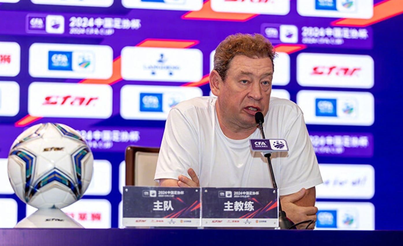 HLV người Nga: "Chắc gì ĐT Nga đã mạnh hơn Việt Nam"