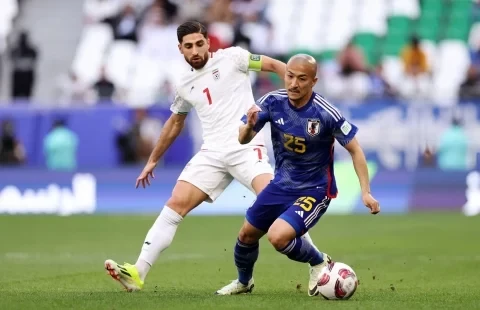 Hàng thủ chơi như mơ ngủ, Nhật Bản ngậm ngùi chia tay ASIAN Cup