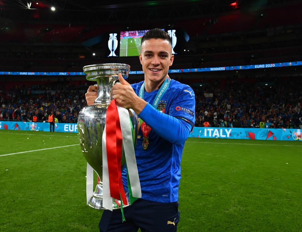 Đang ôn thi đại học thì nhận lệnh tham dự Euro