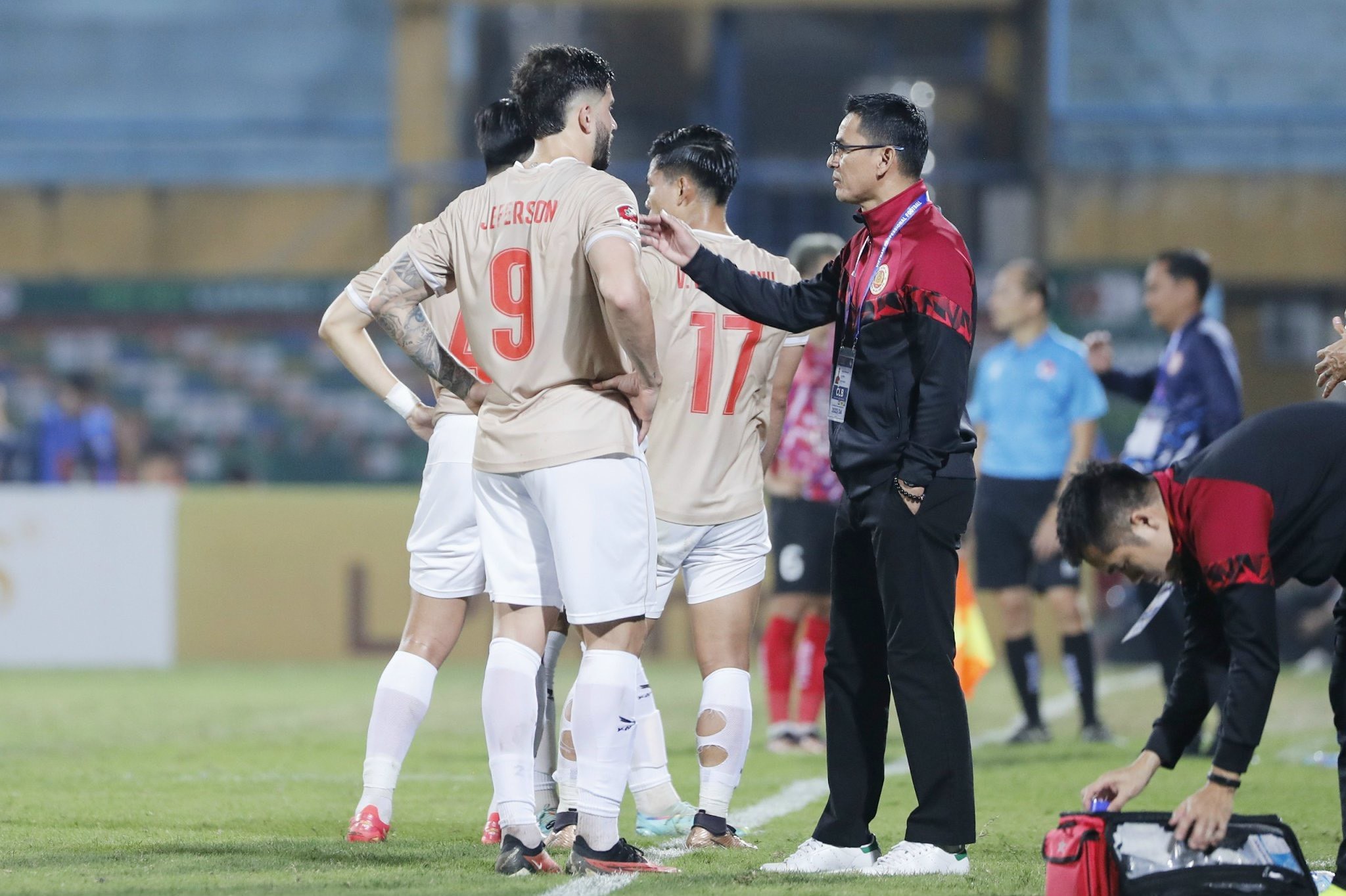 Nhận định vòng 10 V-League: SLNA vs CAHN: Cân tài cân sức