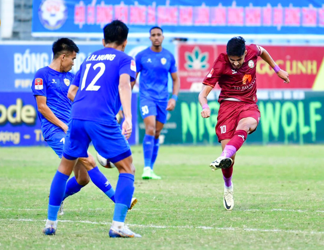 Quảng Nam 1-1 Bình Định: Chủ nhà đánh rơi chiến thắng