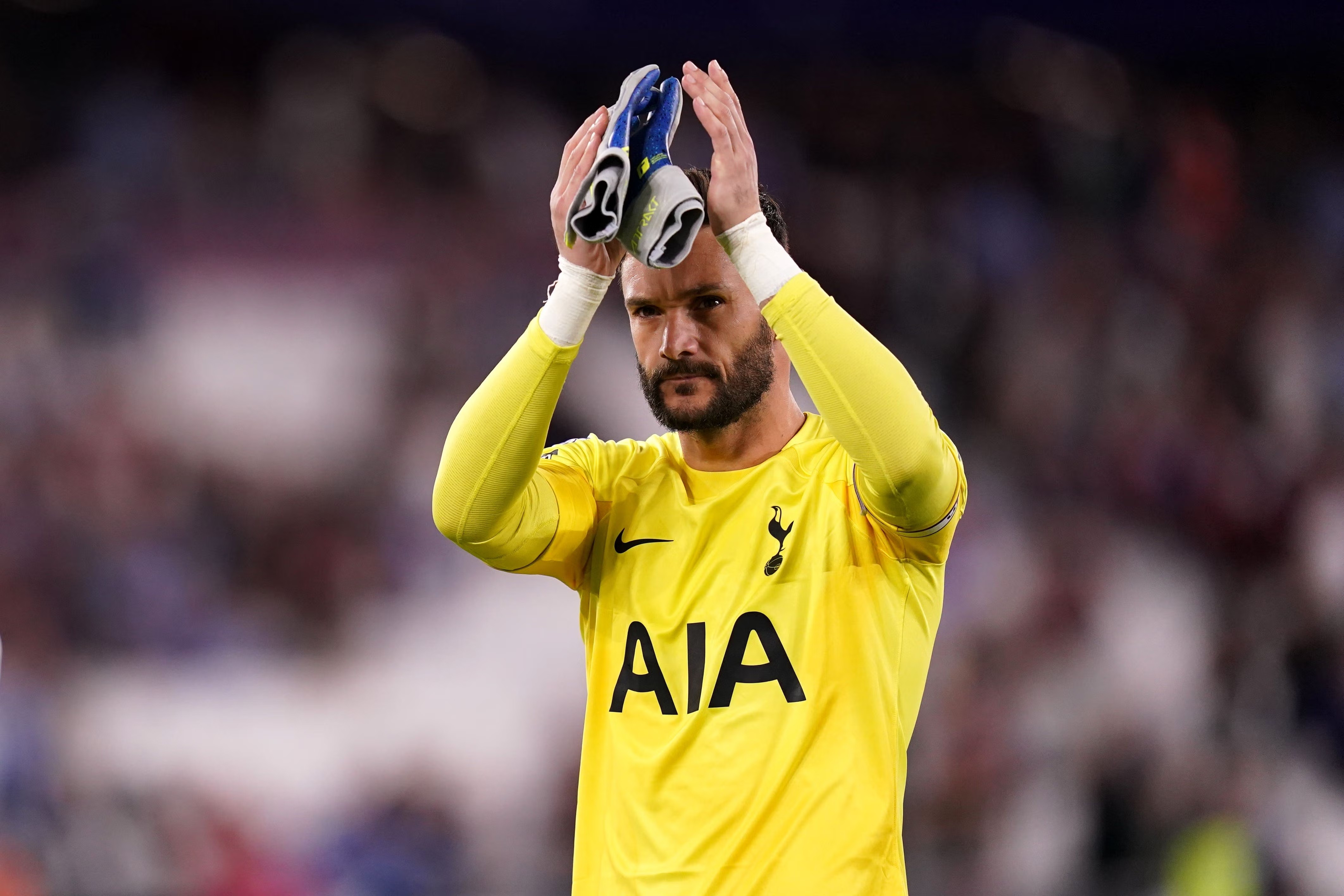Hugo Lloris: “Mourinho và Conte không sai”