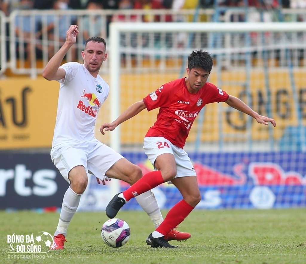 Ảo vọng của CLB TP.HCM nhấn chìm Lee Nguyễn